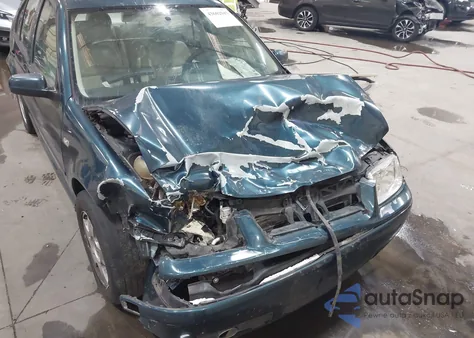 2001 Volkswagen Jetta Gl from USA, damaged, VIN 3VWRS29M81M033004